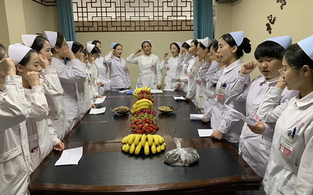 【5.12护士节】万象城平台,万象城（中国）举办茶话会白衣天使受表彰(图2)