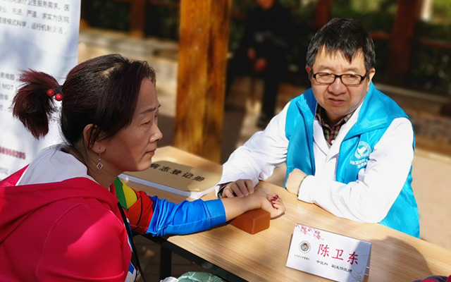 【学雷锋日】万象城平台,万象城（中国）举办“爱满京城，牵手智慧家医”志愿服务活动(图3)